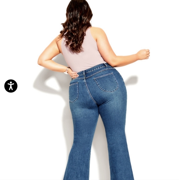 Brand new Flare Jeans - Picture 6 of 7